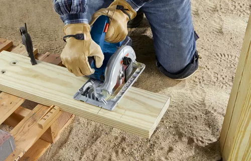 cordless-circular-saw-18V-AMPshare-CORE18V-CCS180-B15-Bosch-app-1-crosscut