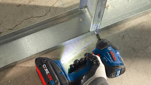 BOSCH GSR18V-975CB25 18V Brushless Connected-Ready 1/2 In. Drill/Driver Kit  with (2) CORE18V 4 Ah Advanced Power Batteries 